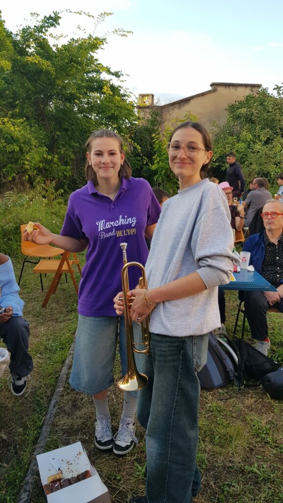 La jeune génération de la fanfare Musically à l'oeuvre