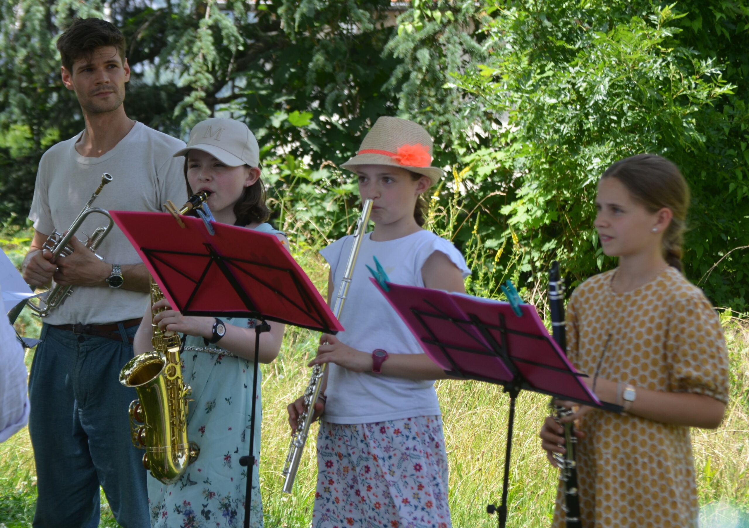 Photo d'élèves du cours de bois lors du concert Musically 2025